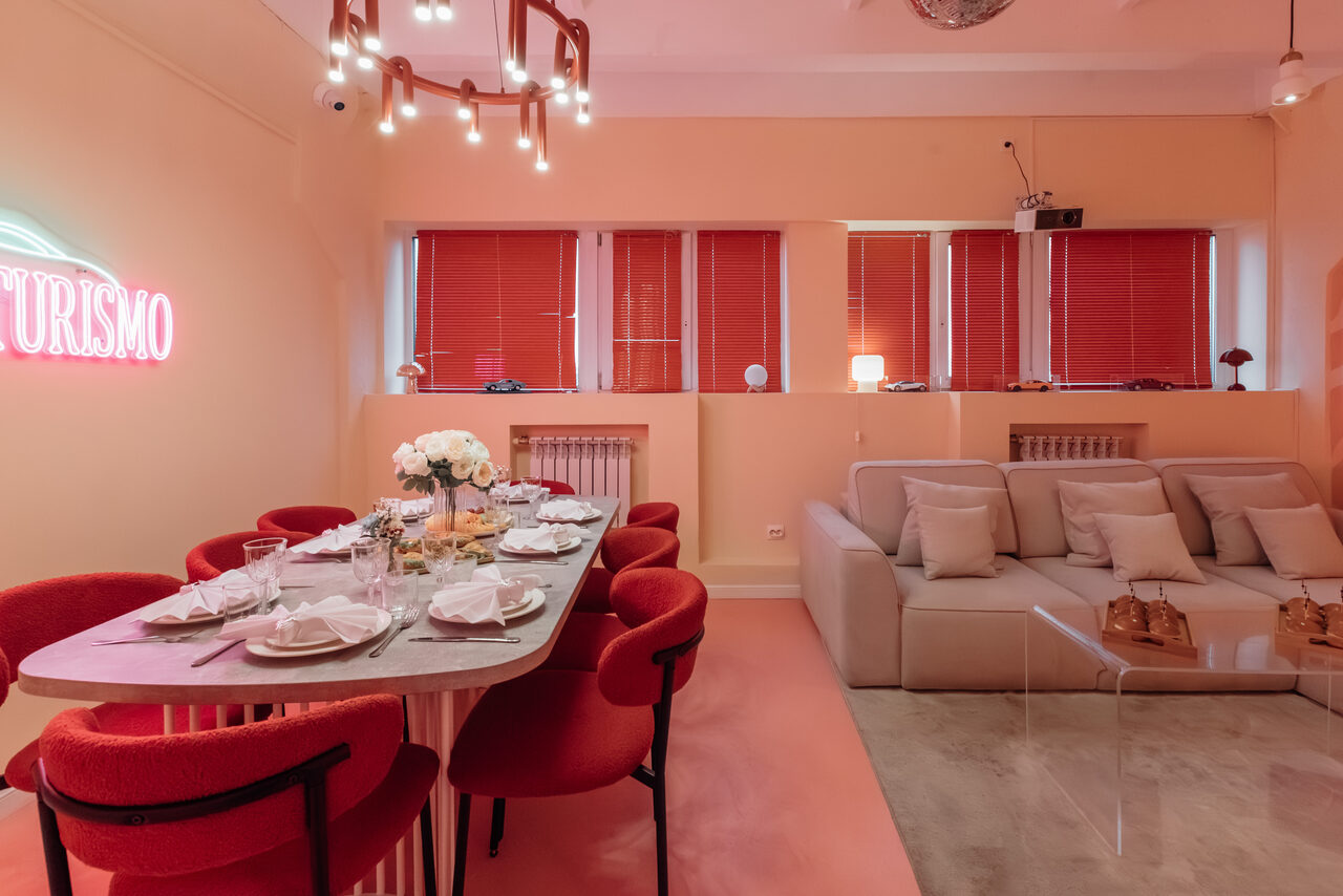 Арендовать Гран Туризмо. Яркое пространство для мероприятий