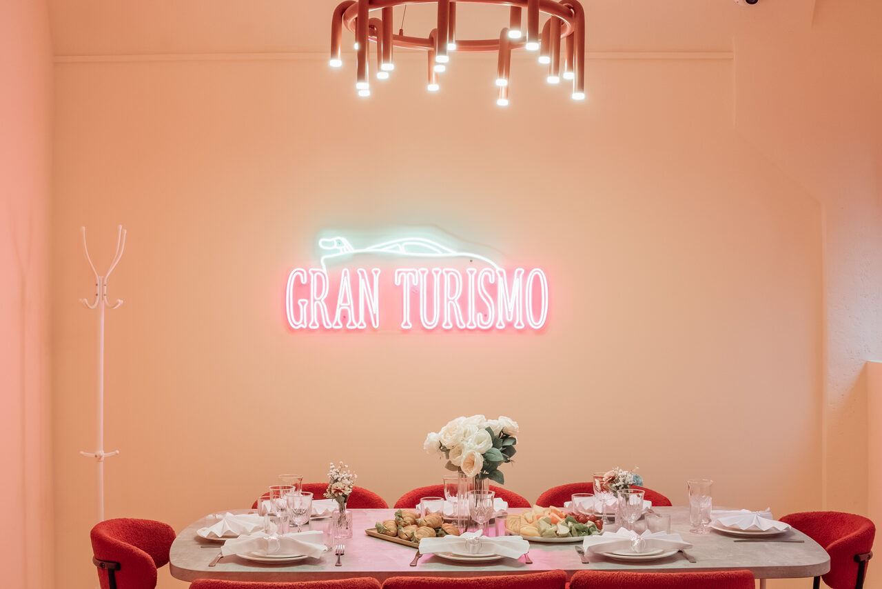 Арендовать Гран Туризмо. Яркое пространство для мероприятий