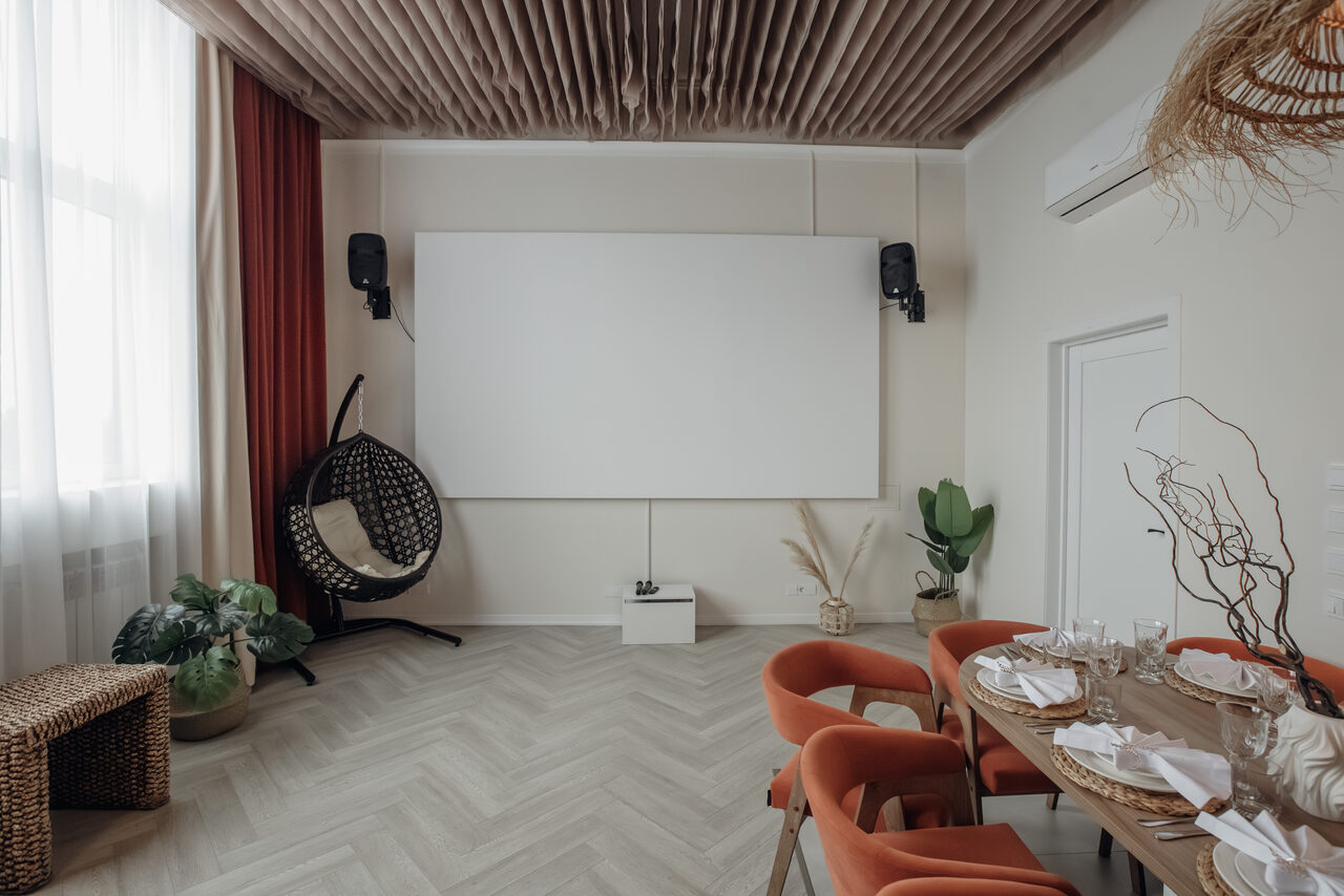 Арендовать Бохо 2. Стильный и светлый лофт-зал