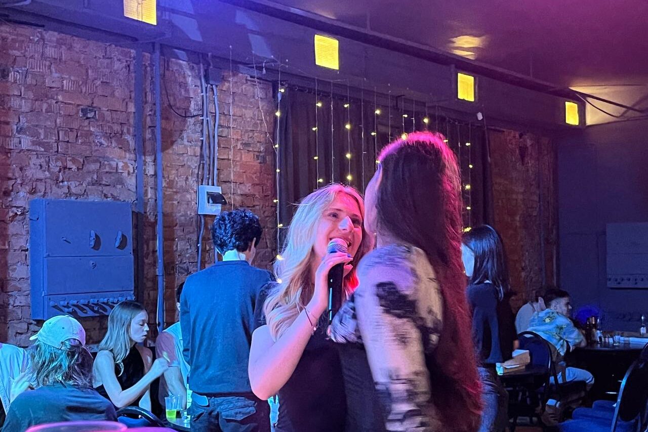 Арендовать Status Loft. Лофт со сценой и караоке. Типичный Питер