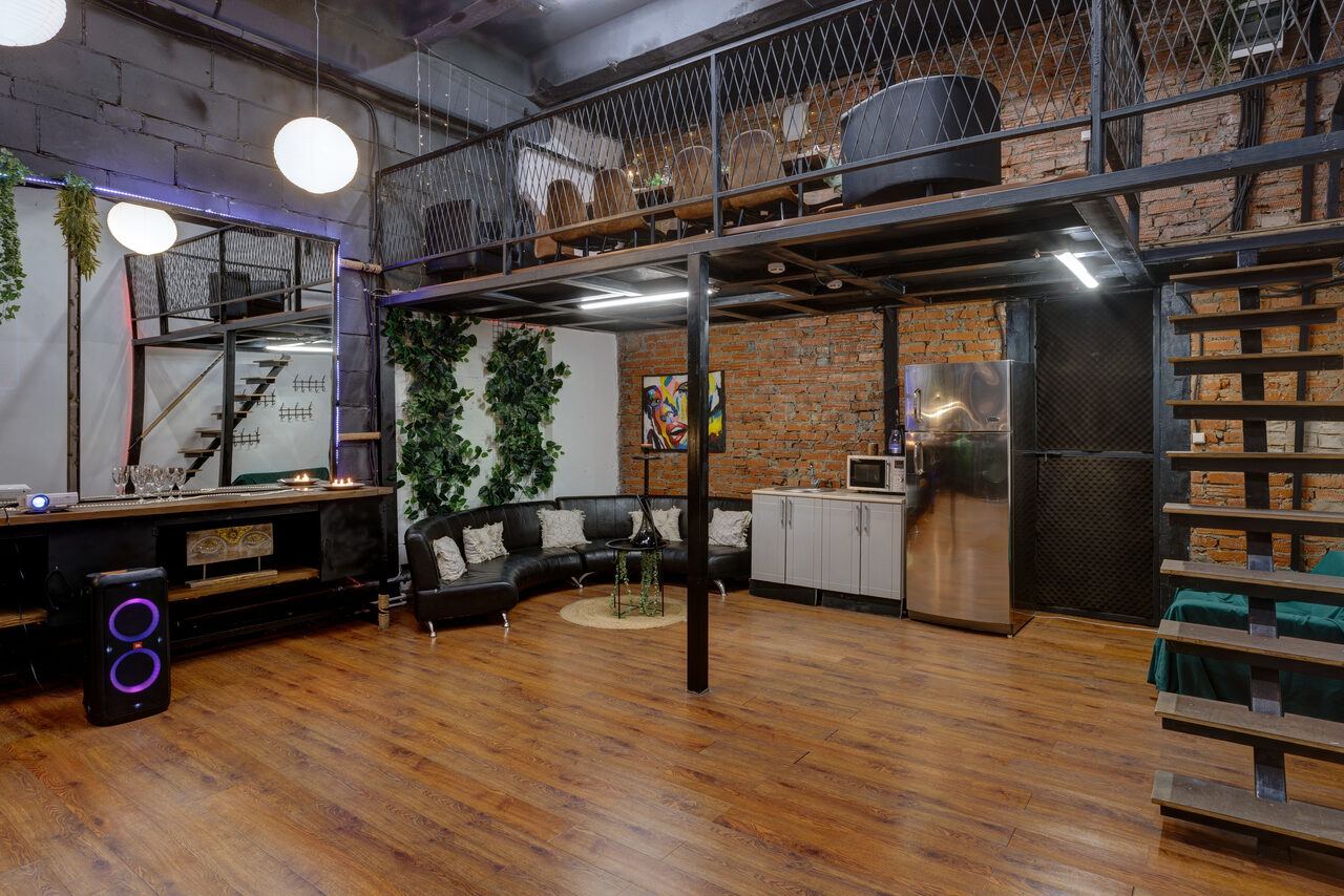 Арендовать Лофт Зеркальный