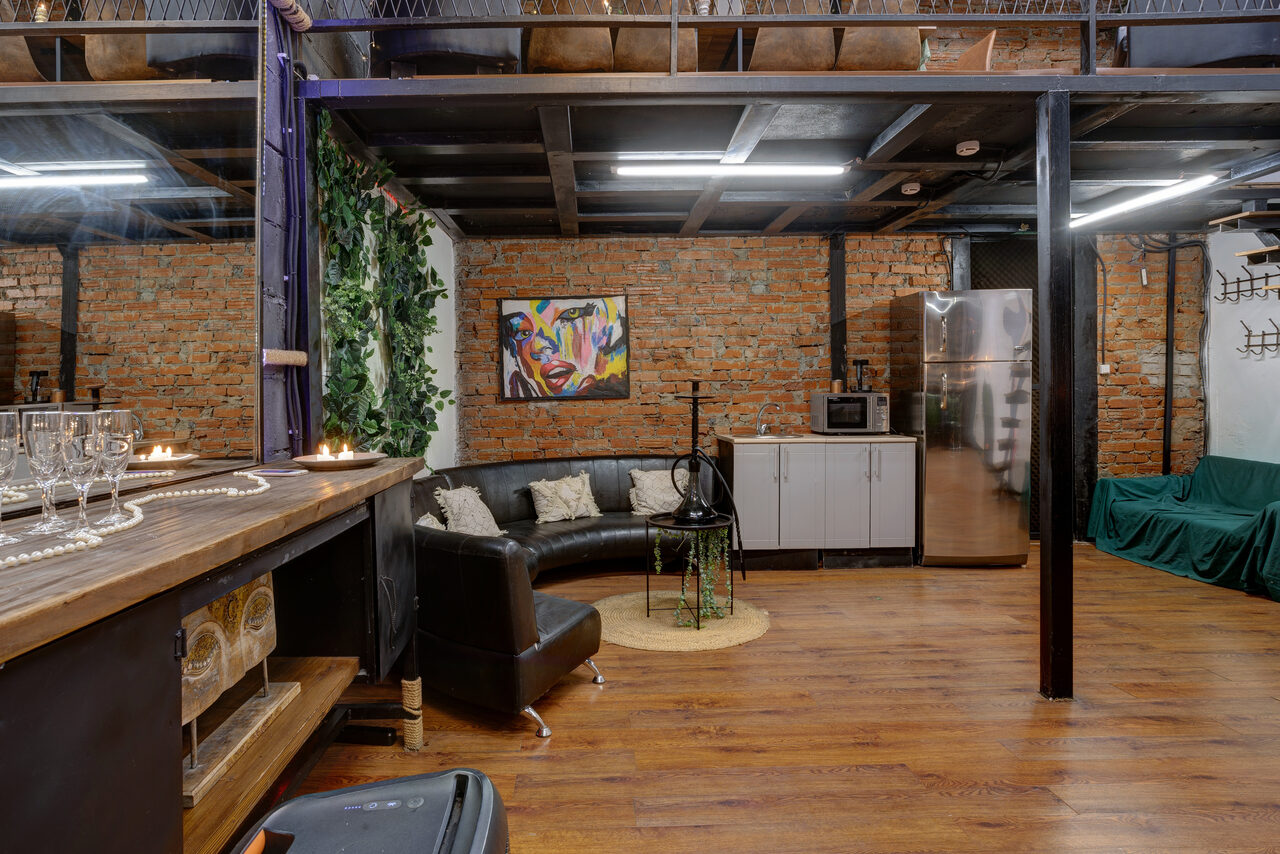 Арендовать Лофт Зеркальный