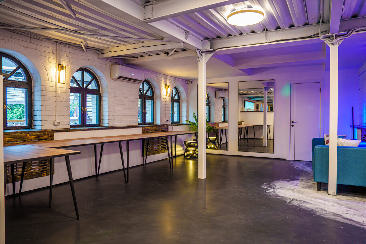 Арендовать Лофт с террасой на территории Измайловского Вернисажа