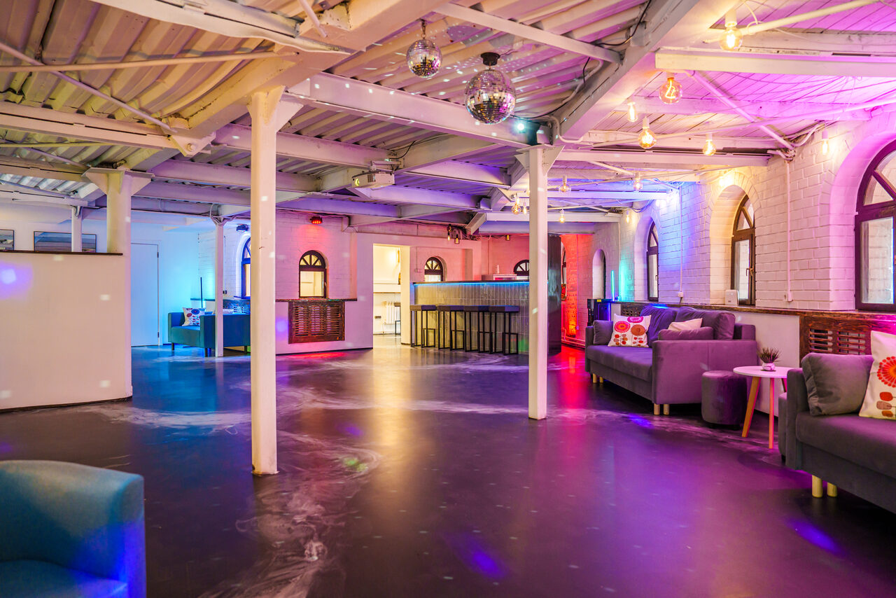 Арендовать Лофт с террасой на территории Измайловского Вернисажа