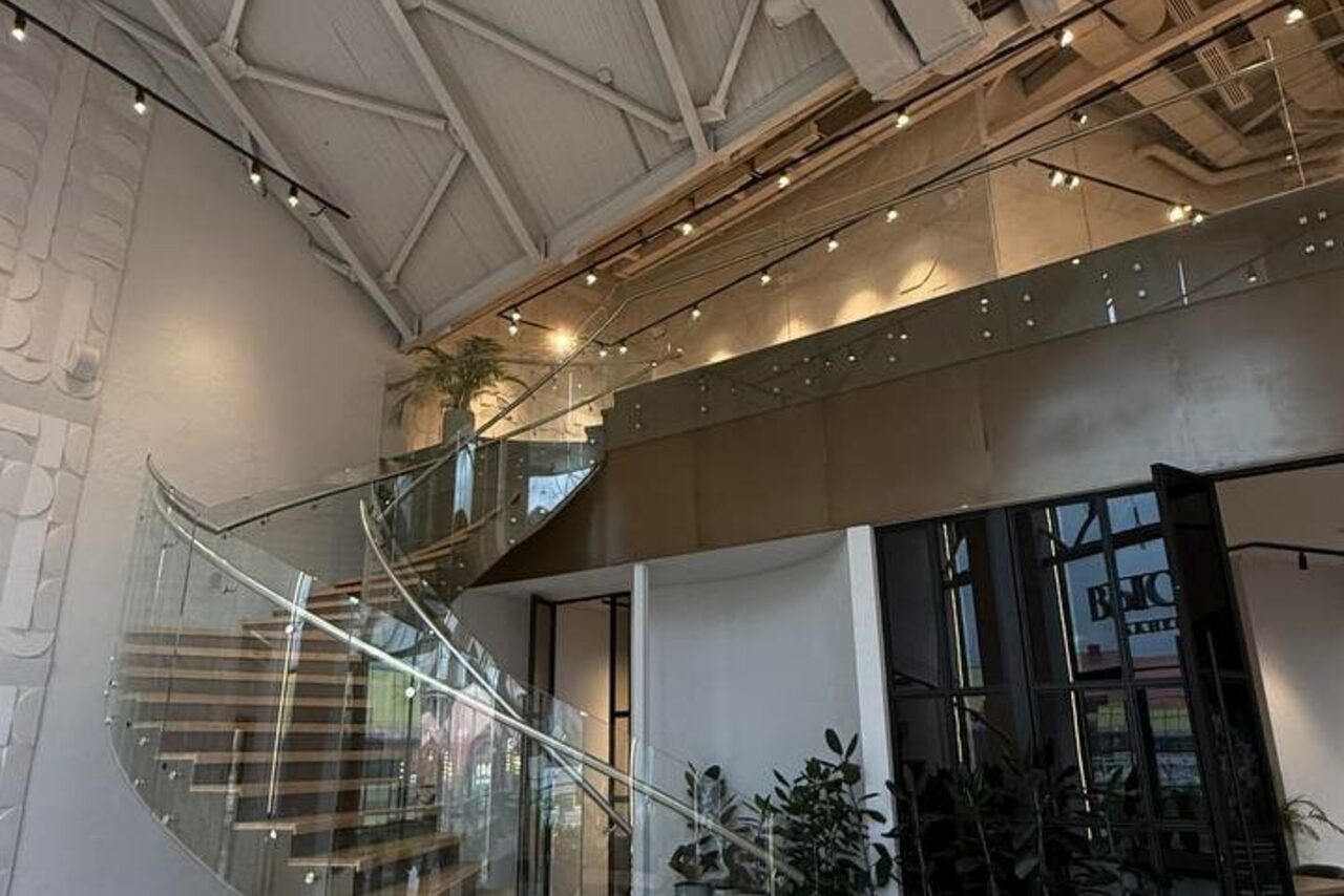 Арендовать Выставка. Просторный лофт в светлых тонах