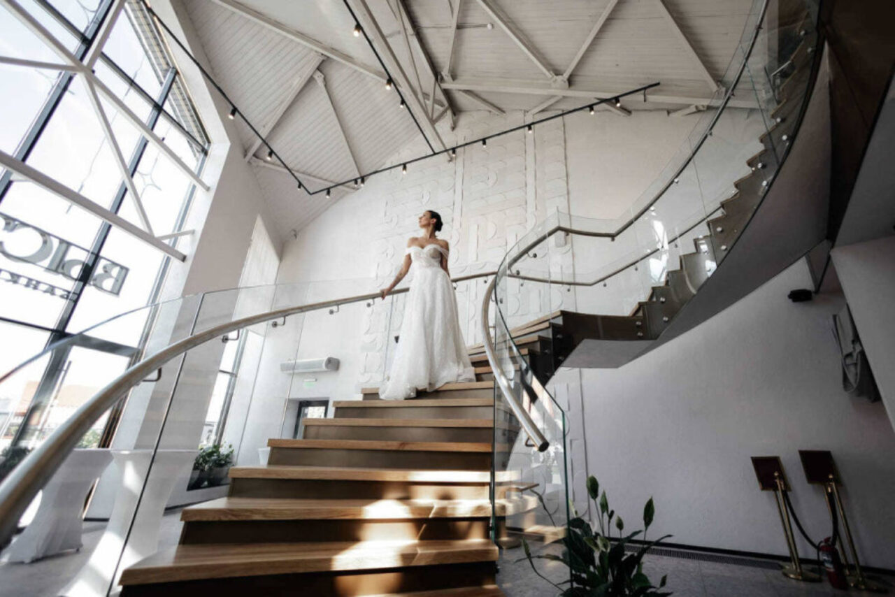 Арендовать Выставка. Просторный лофт в светлых тонах