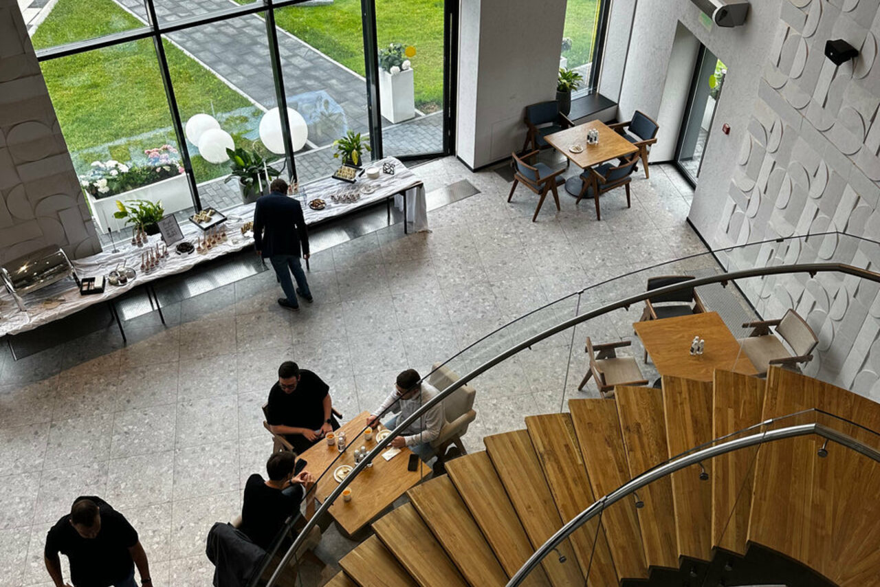 Арендовать Выставка. Просторный лофт в светлых тонах