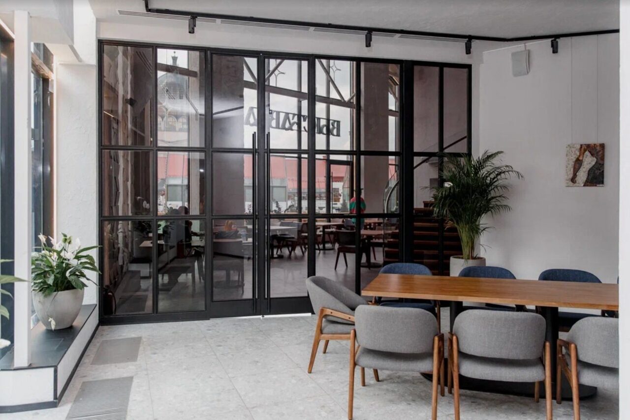 Арендовать Выставка. Просторный лофт в светлых тонах