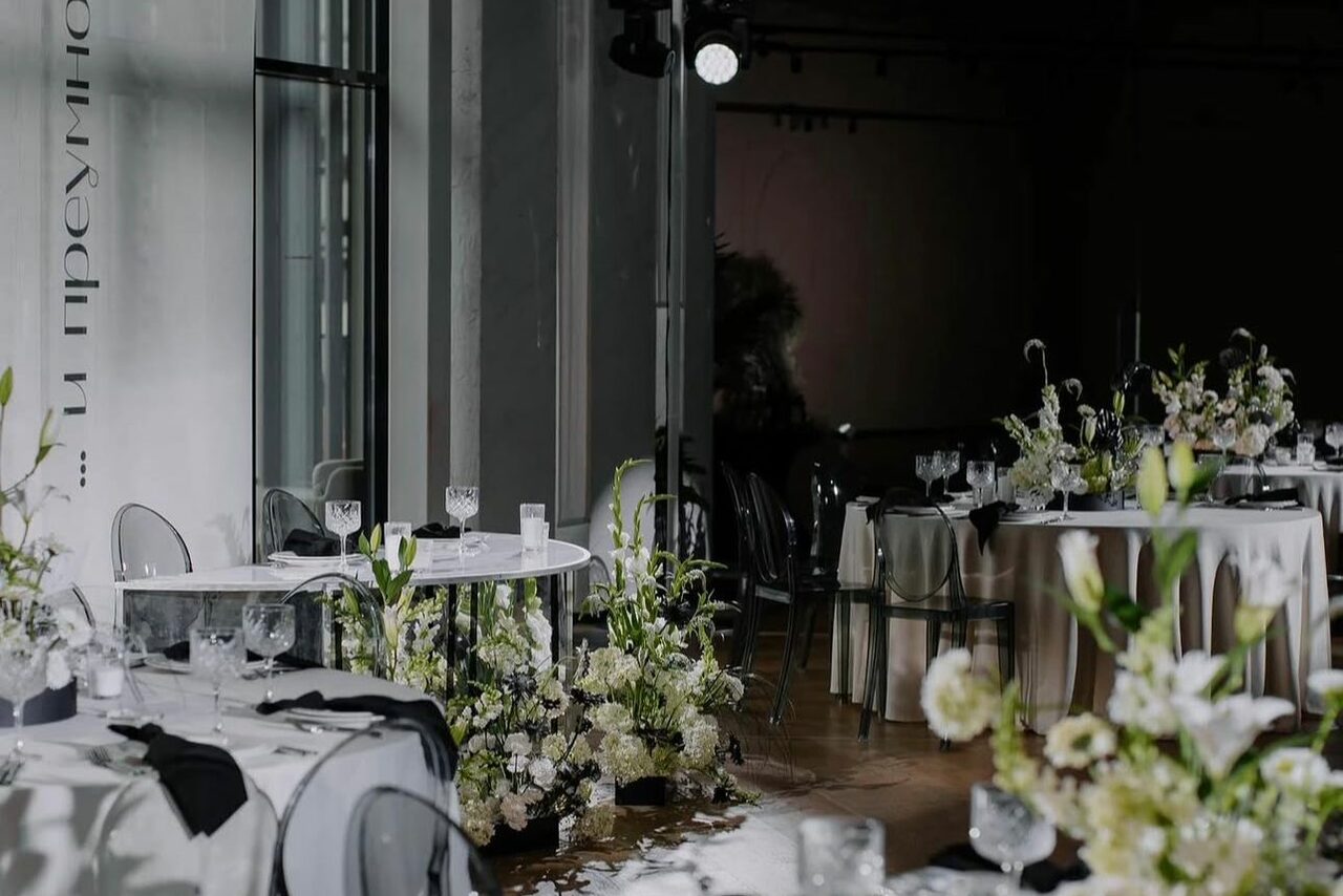 Арендовать Выставка. Просторный лофт в светлых тонах