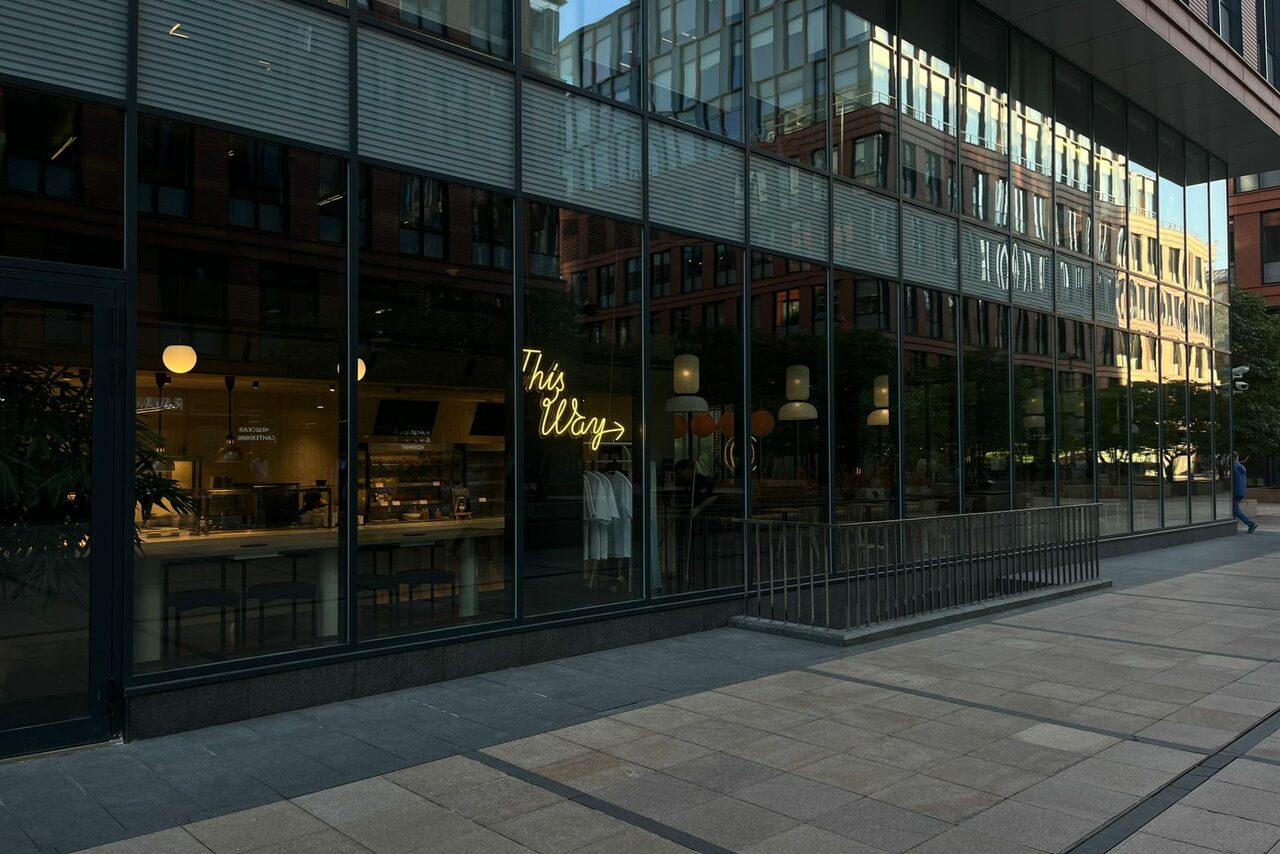 Арендовать Пространство для мероприятий с панорамными окнами