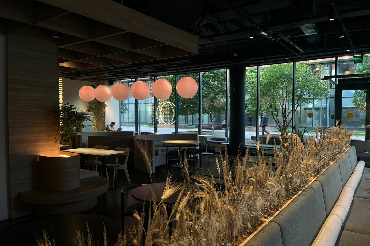 Арендовать Пространство для мероприятий с панорамными окнами