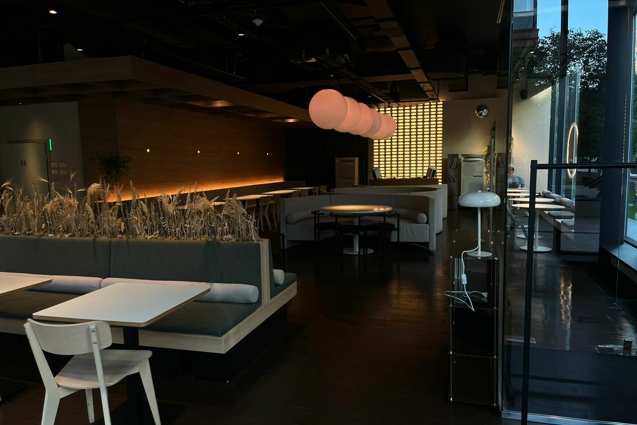 Арендовать Пространство для мероприятий с панорамными окнами