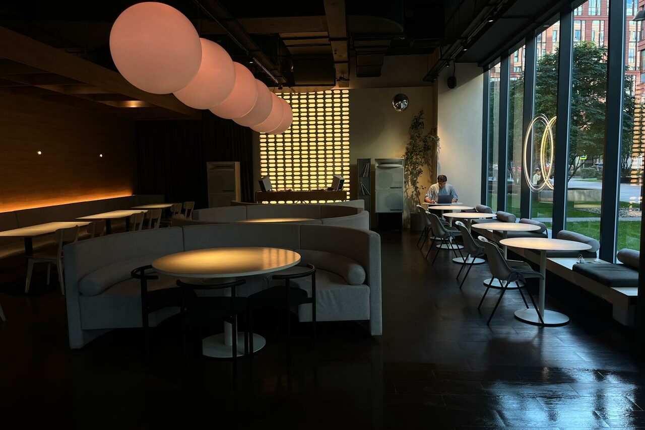 Арендовать Пространство для мероприятий с панорамными окнами