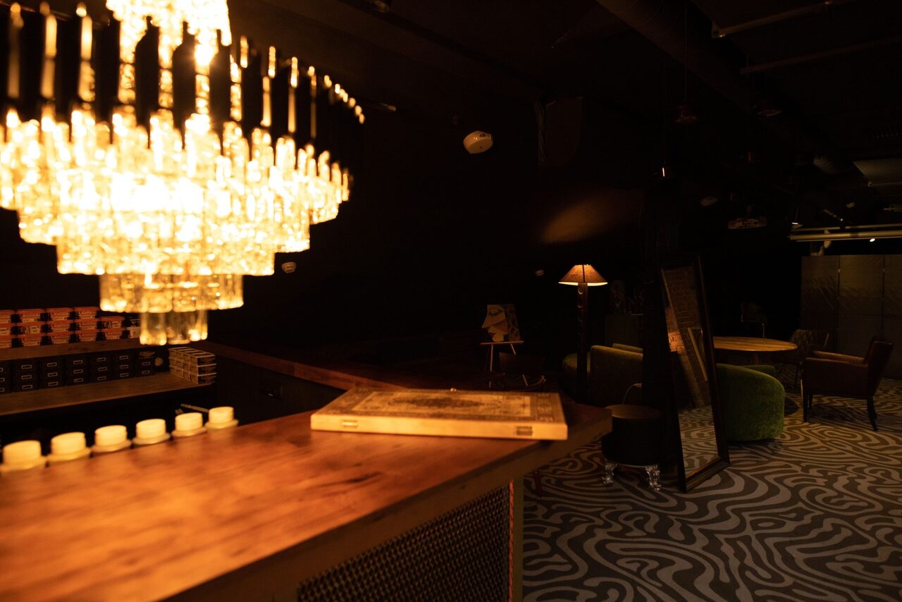 Арендовать Парадная. Пространство на мансардном этаже