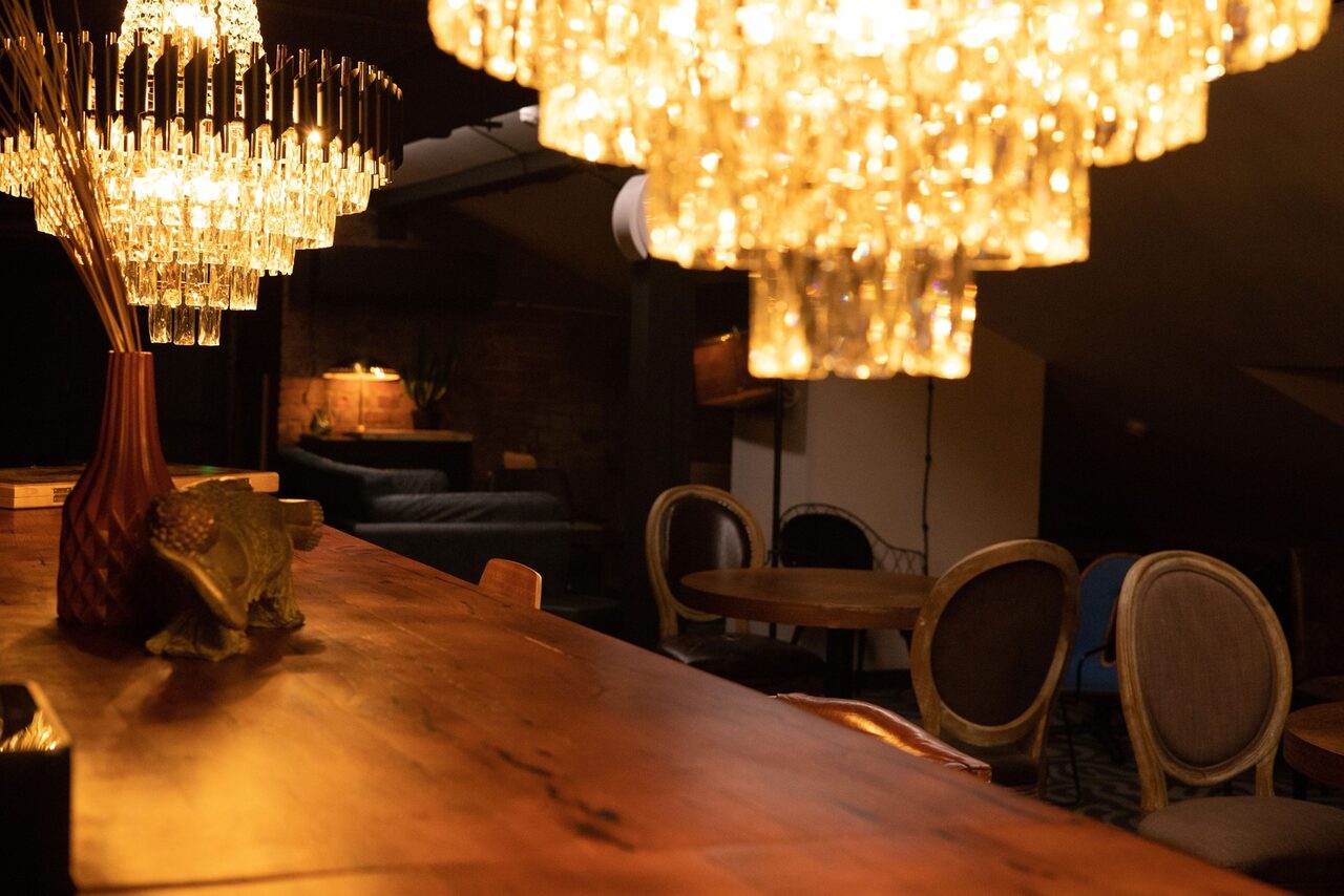 Арендовать Парадная. Пространство на мансардном этаже