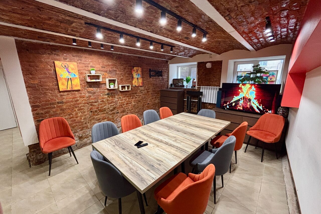 Арендовать Цоколь 14. Комфортный кирпичный лофт