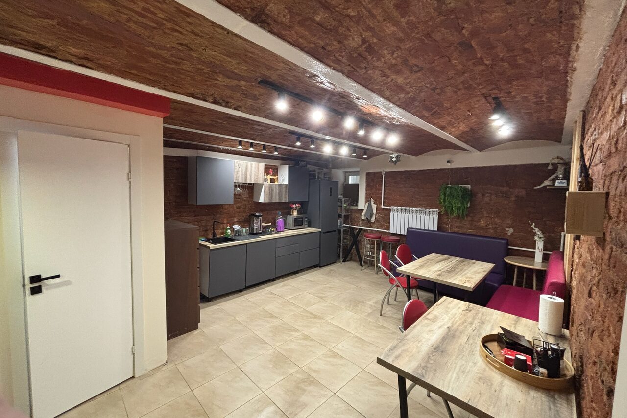 Арендовать Цоколь 14. Комфортный кирпичный лофт