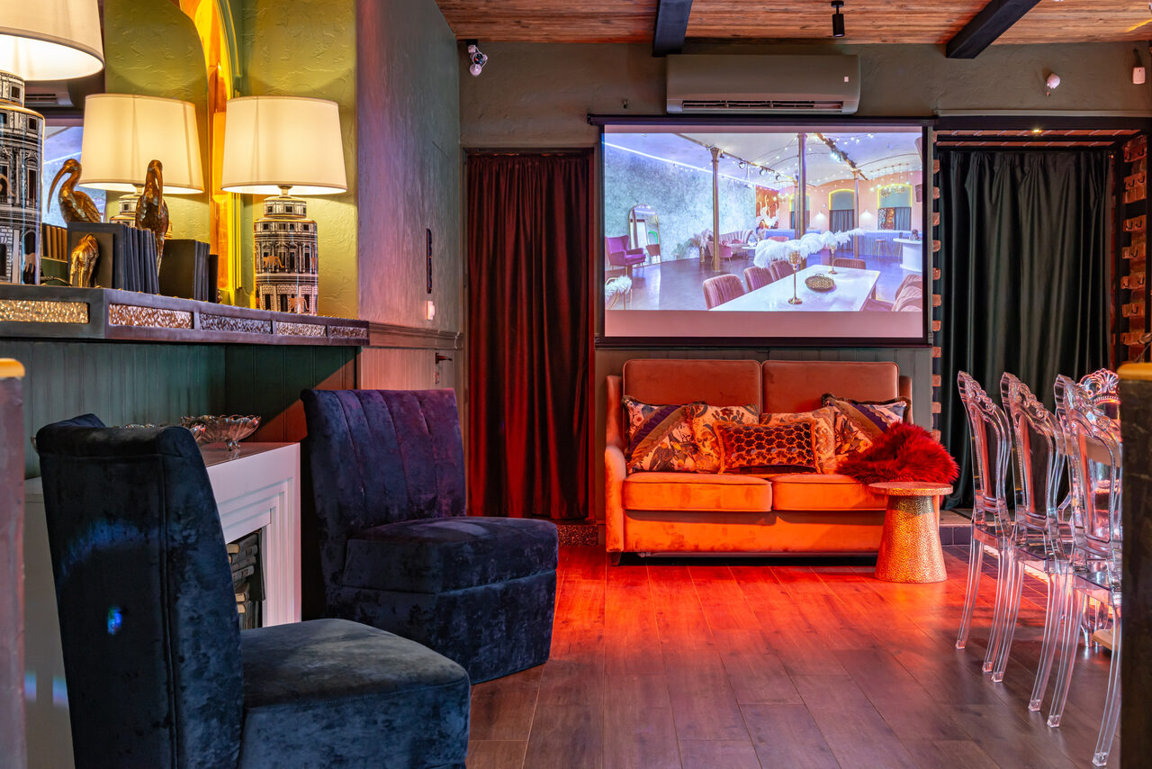 Арендовать Лофт Май. Зал Гоголь для деловых мероприятий