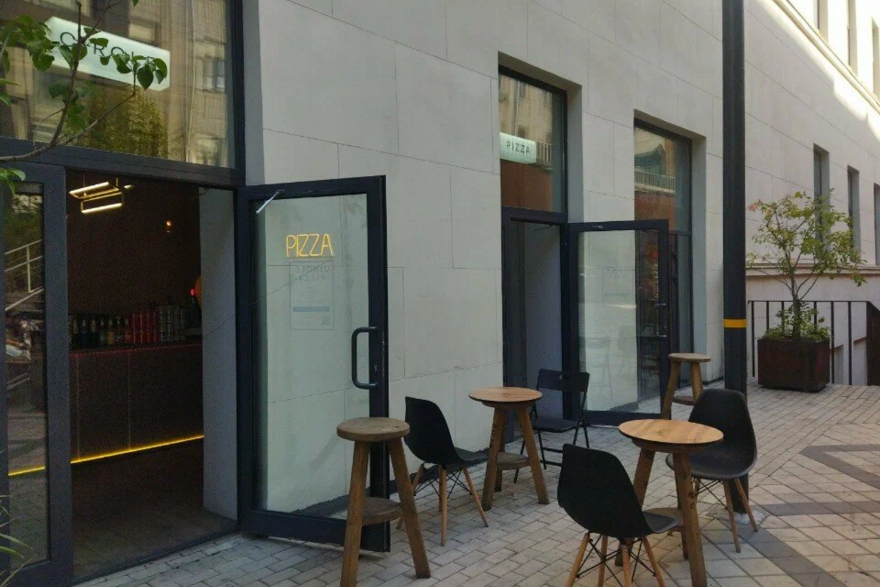 Арендовать Circle. Лофт с открытой кухней 