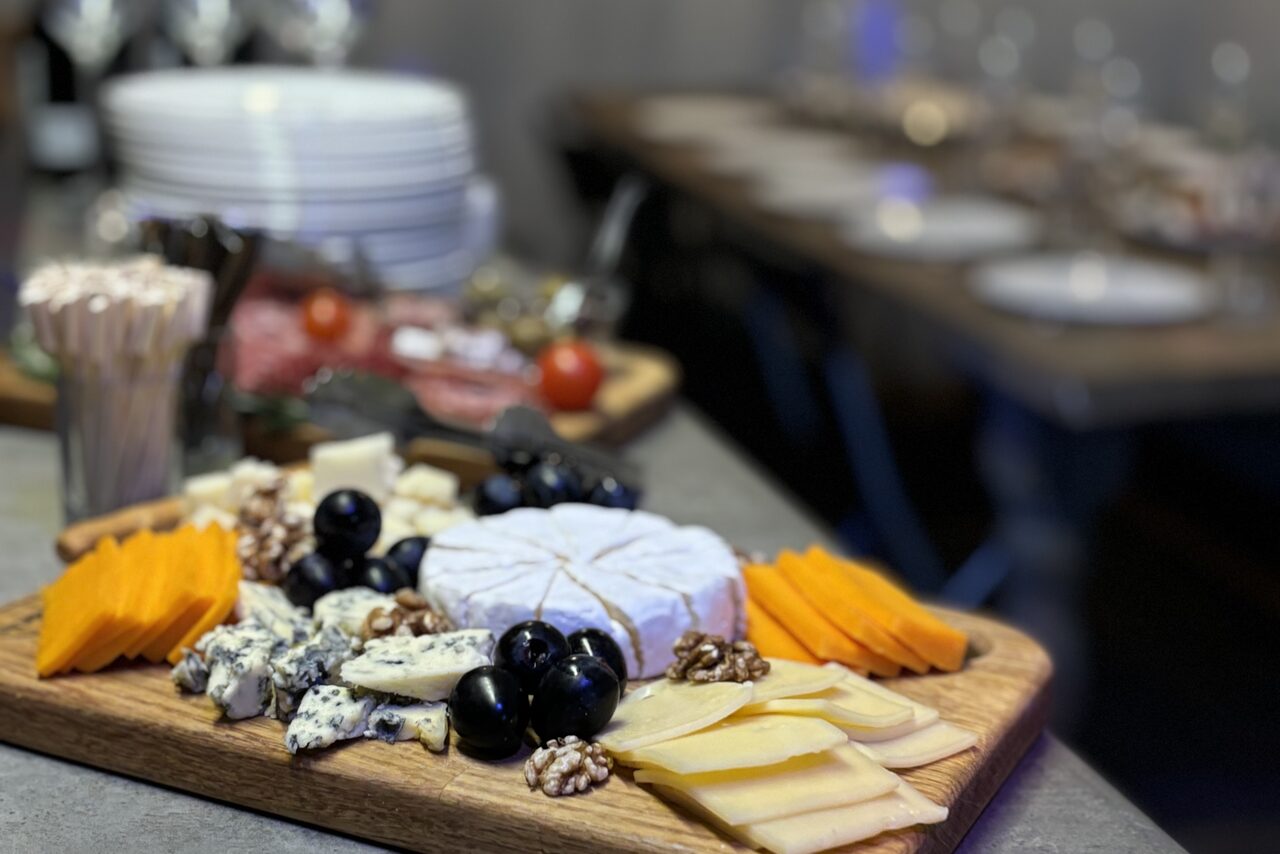 Арендовать Circle. Лофт с открытой кухней 