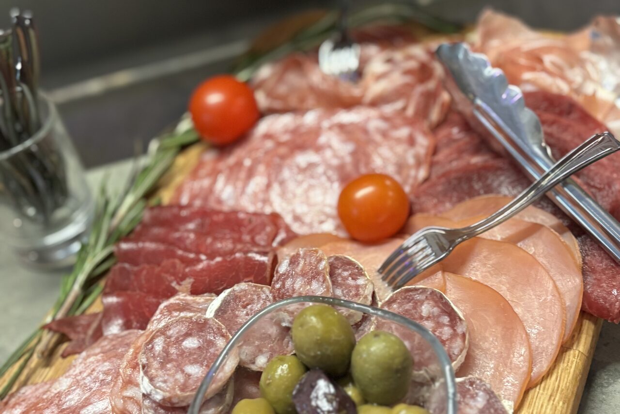 Арендовать Circle. Лофт с открытой кухней 