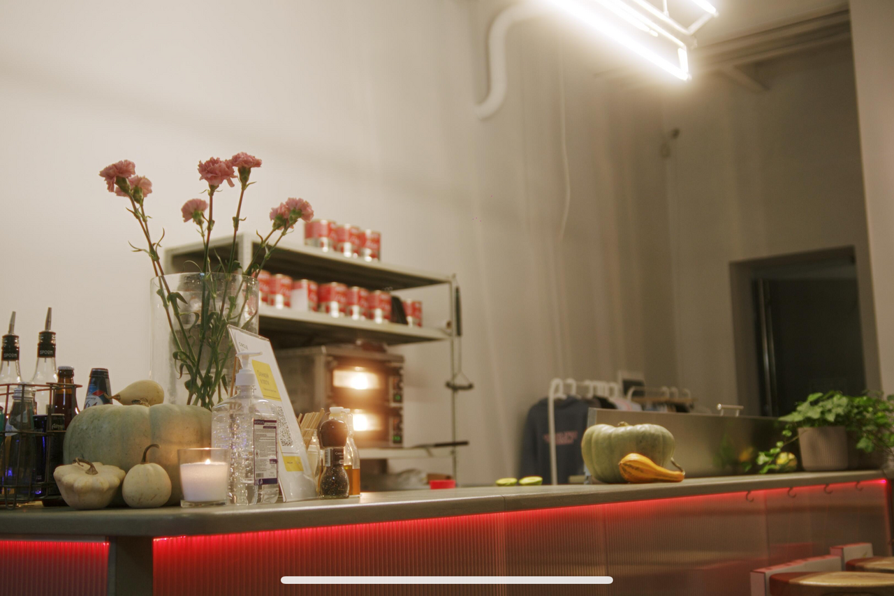 Арендовать Circle. Лофт с открытой кухней 