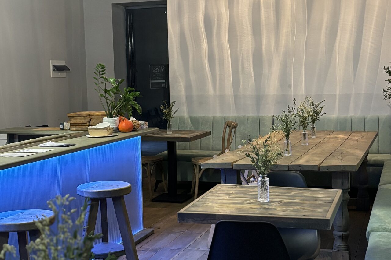 Арендовать Circle. Лофт с открытой кухней 