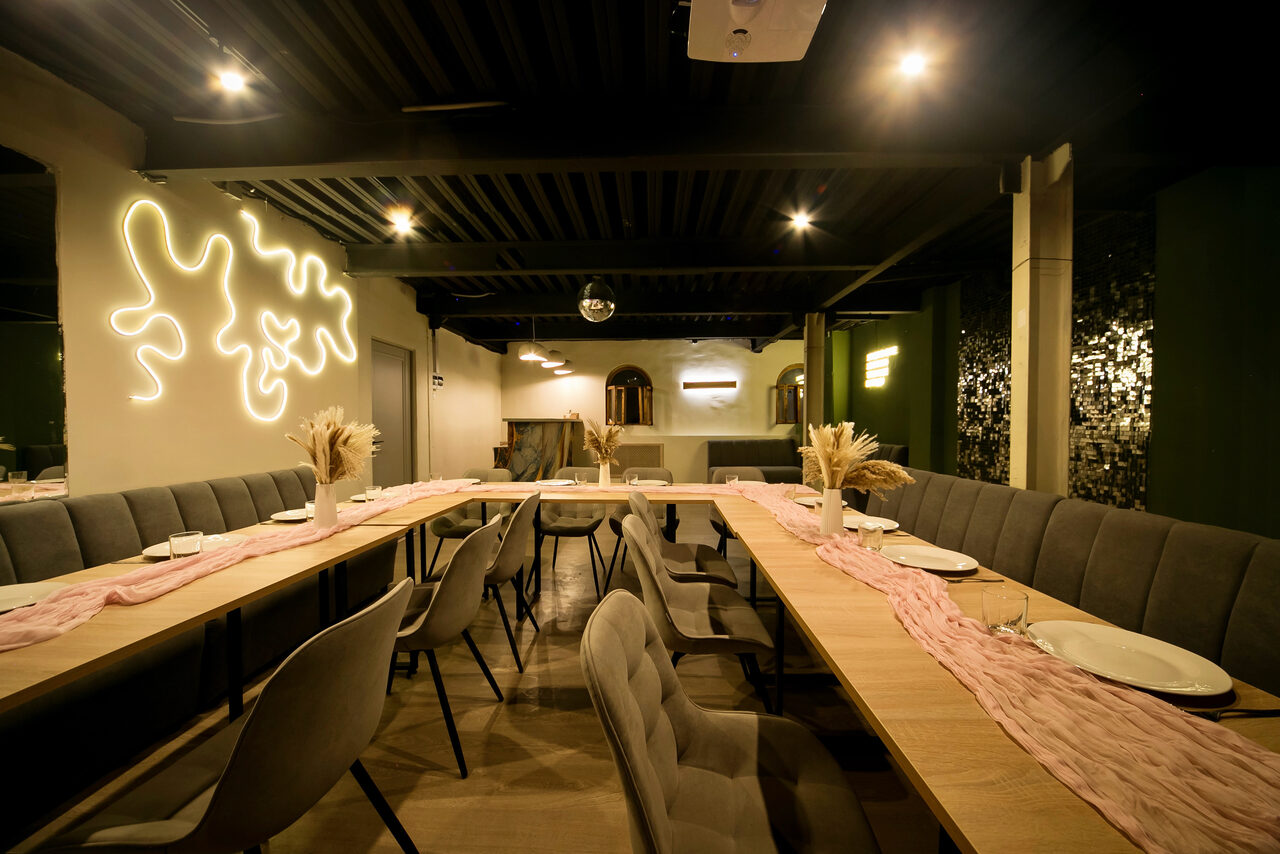 Арендовать Maybe Loft(Может быть Лофт). Зал Olive(Оливка)