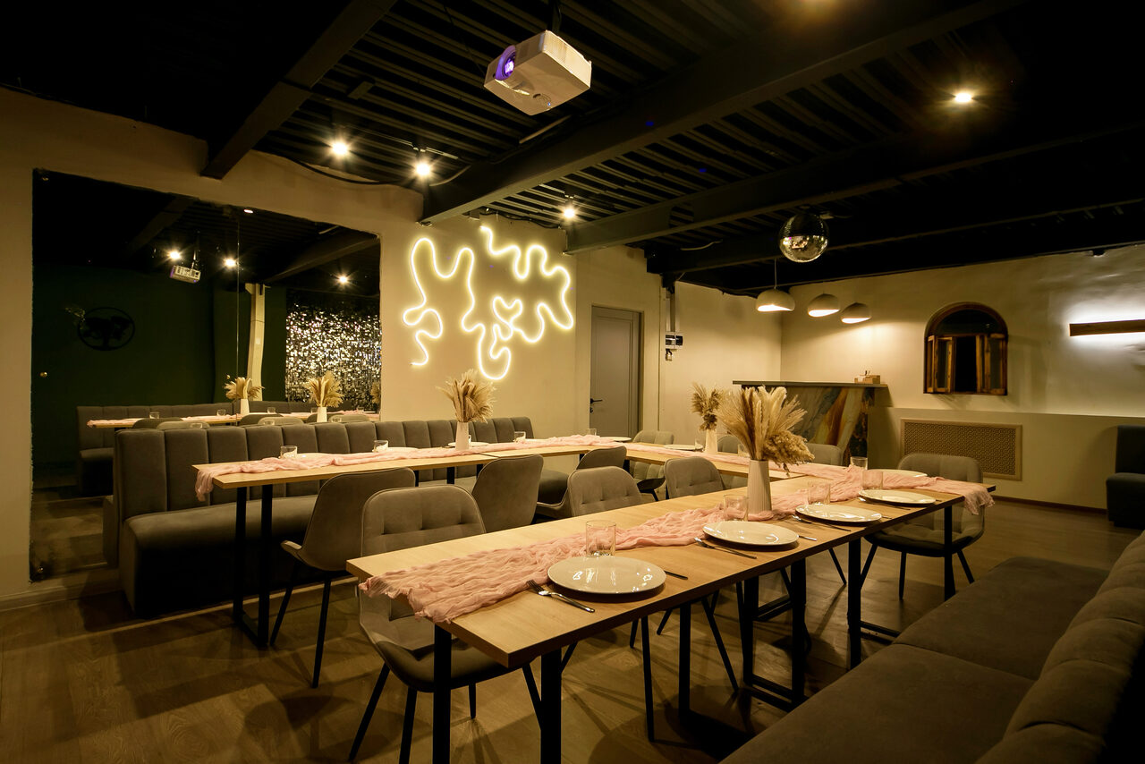 Арендовать Maybe Loft(Может быть Лофт). Зал Olive(Оливка)