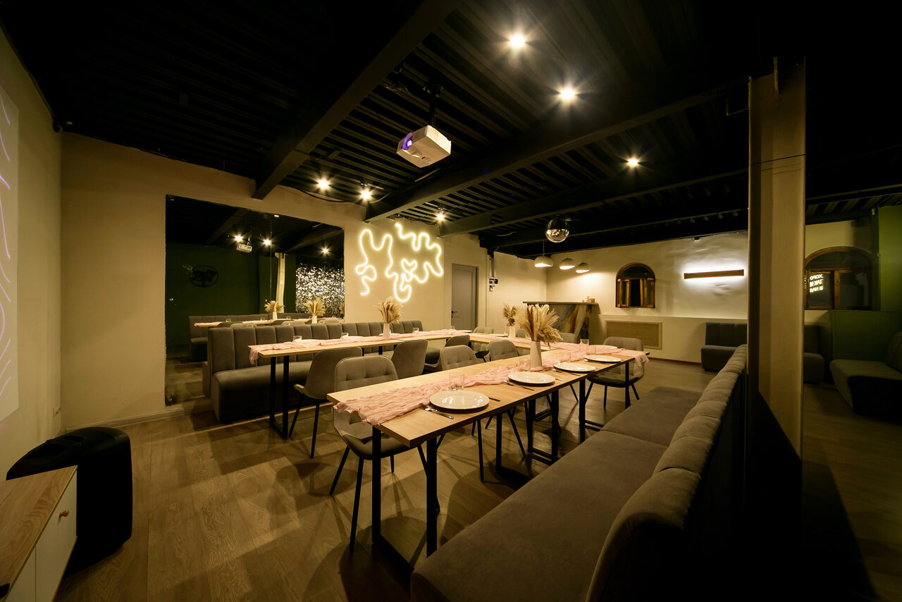 Арендовать Maybe Loft(Может быть Лофт). Зал Olive(Оливка)