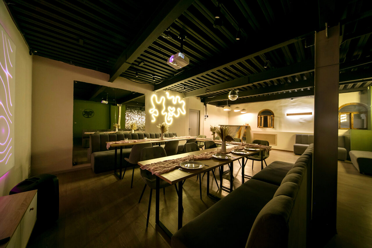 Арендовать Maybe Loft(Может быть Лофт). Зал Olive(Оливка)