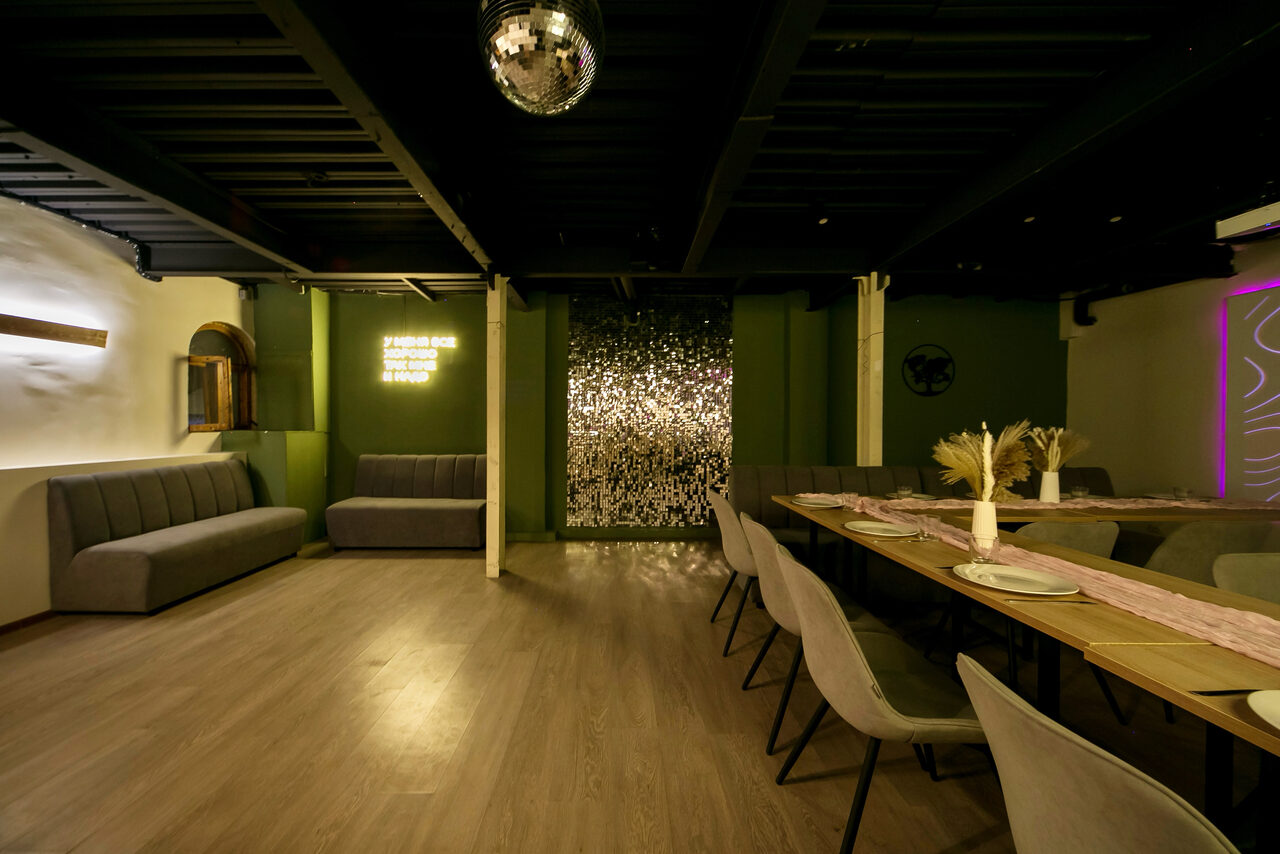 Арендовать Maybe Loft(Может быть Лофт). Зал Olive(Оливка)