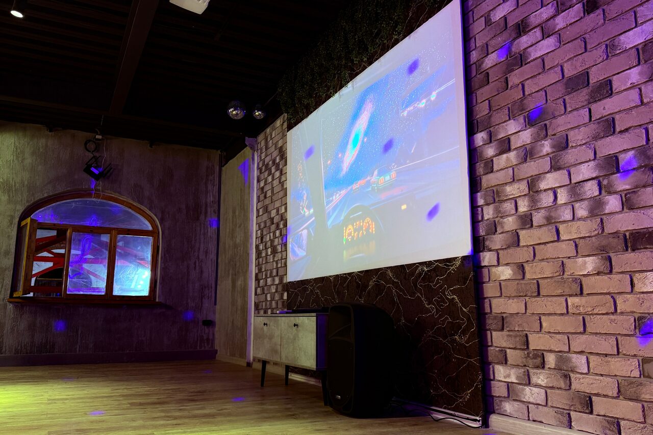 Арендовать Maybe Loft(Может быть Лофт). Зал Jungle(Джунгли)