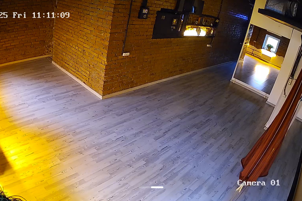 Арендовать GPSstudio. Зал Бордовый