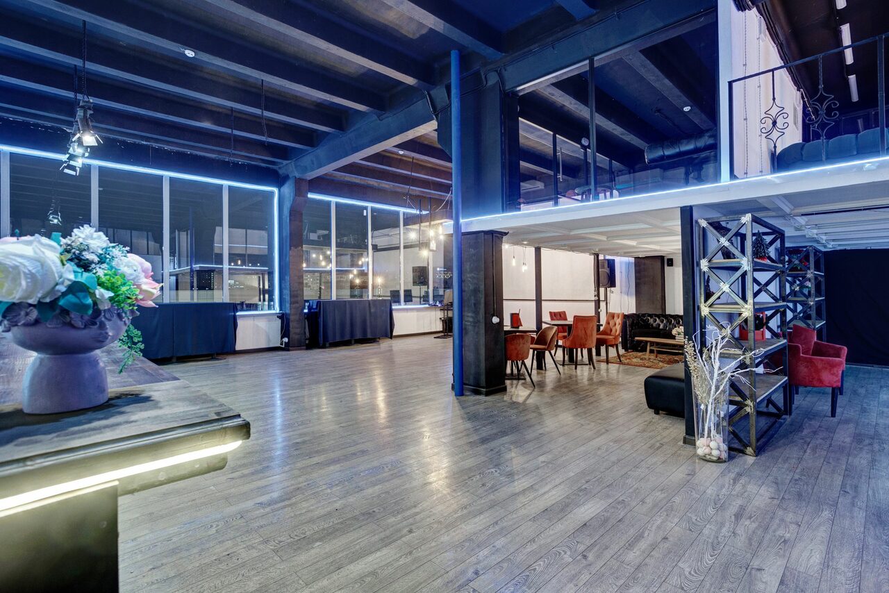 Арендовать Loft Prostranstvo Huge
