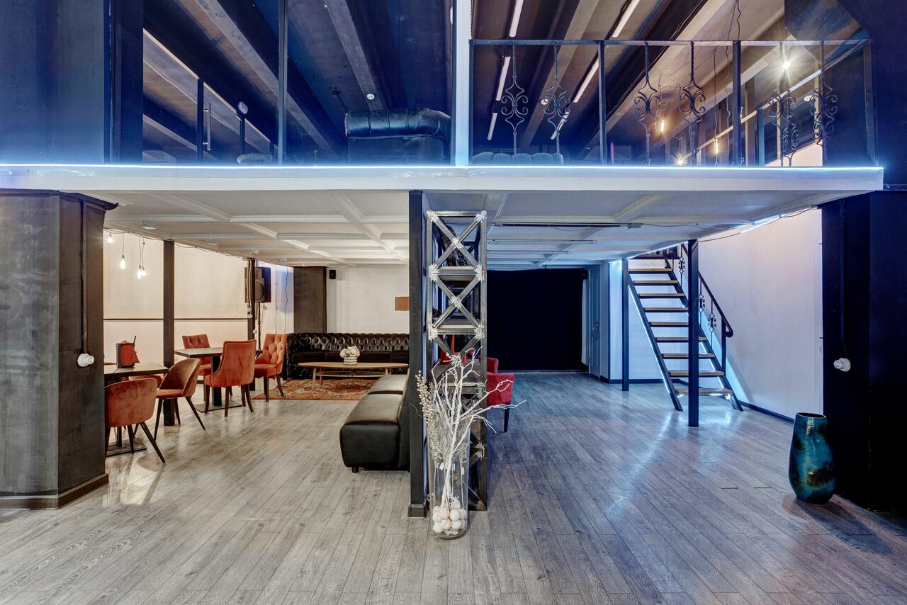Арендовать Loft Prostranstvo Huge