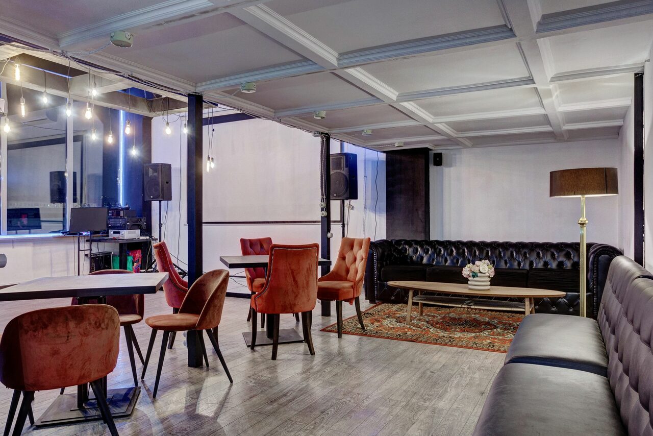 Арендовать Loft Prostranstvo Huge