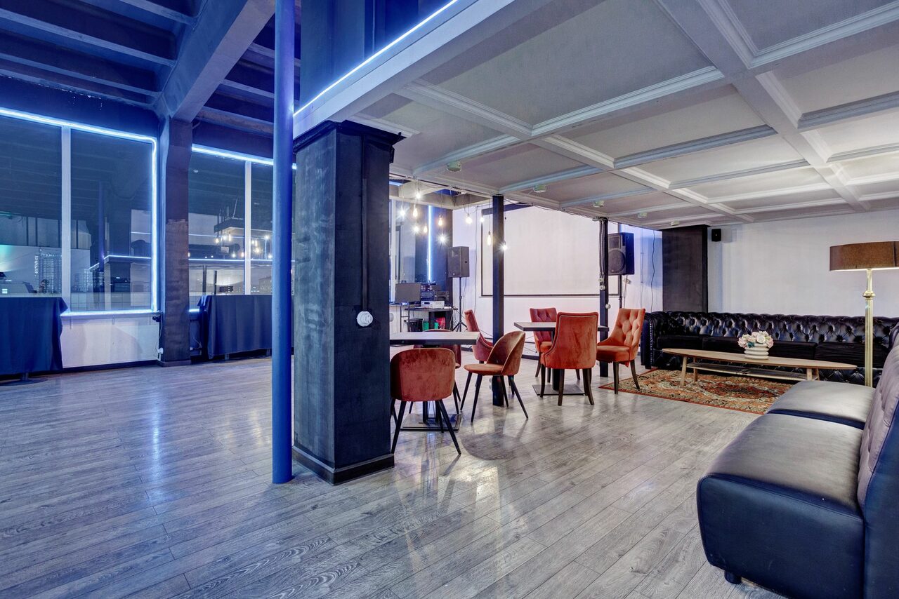 Арендовать Loft Prostranstvo Huge