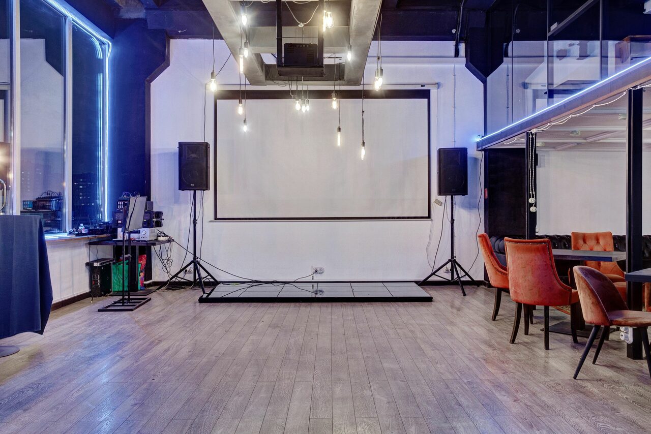 Арендовать Loft Prostranstvo Huge
