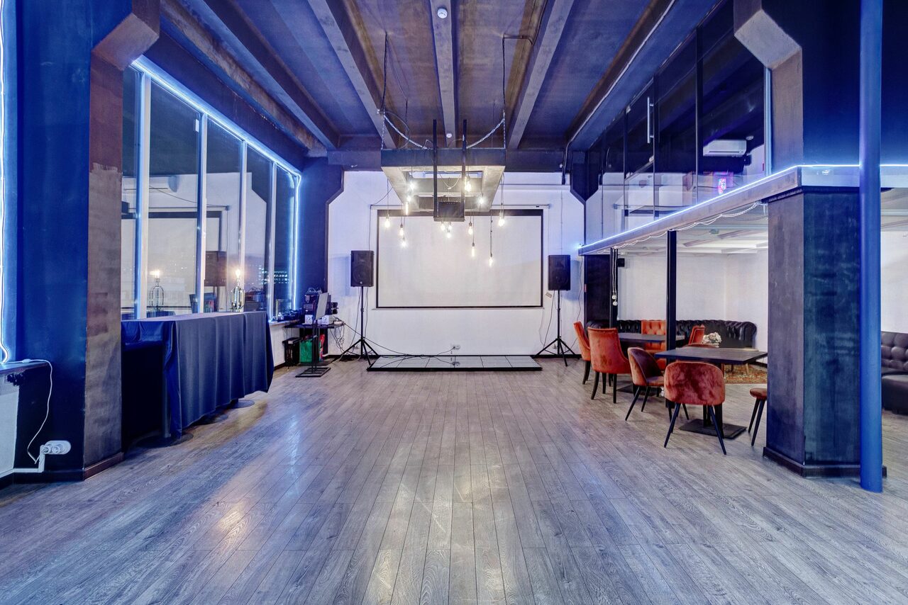 Арендовать Loft Prostranstvo Huge