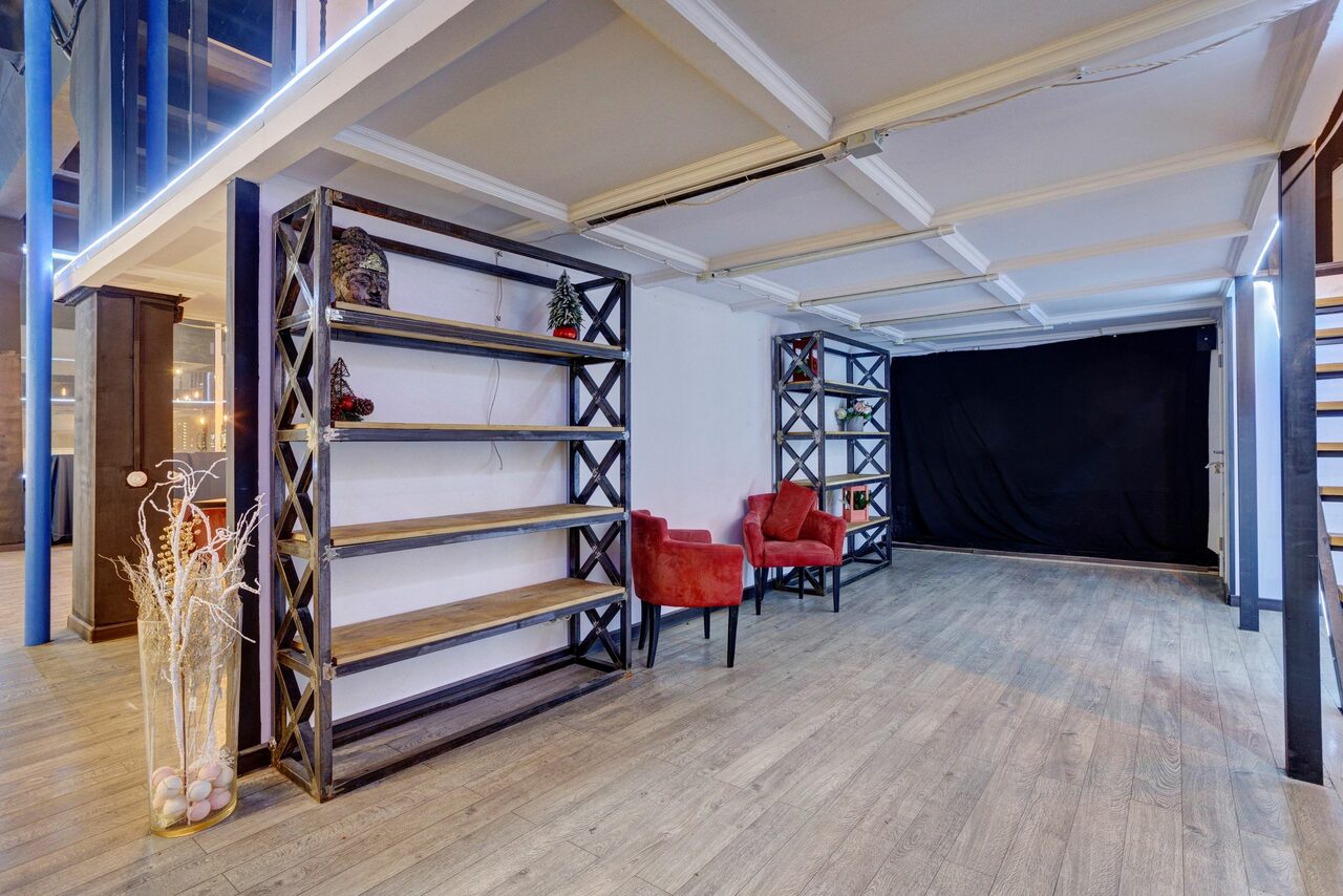 Арендовать Loft Prostranstvo Huge