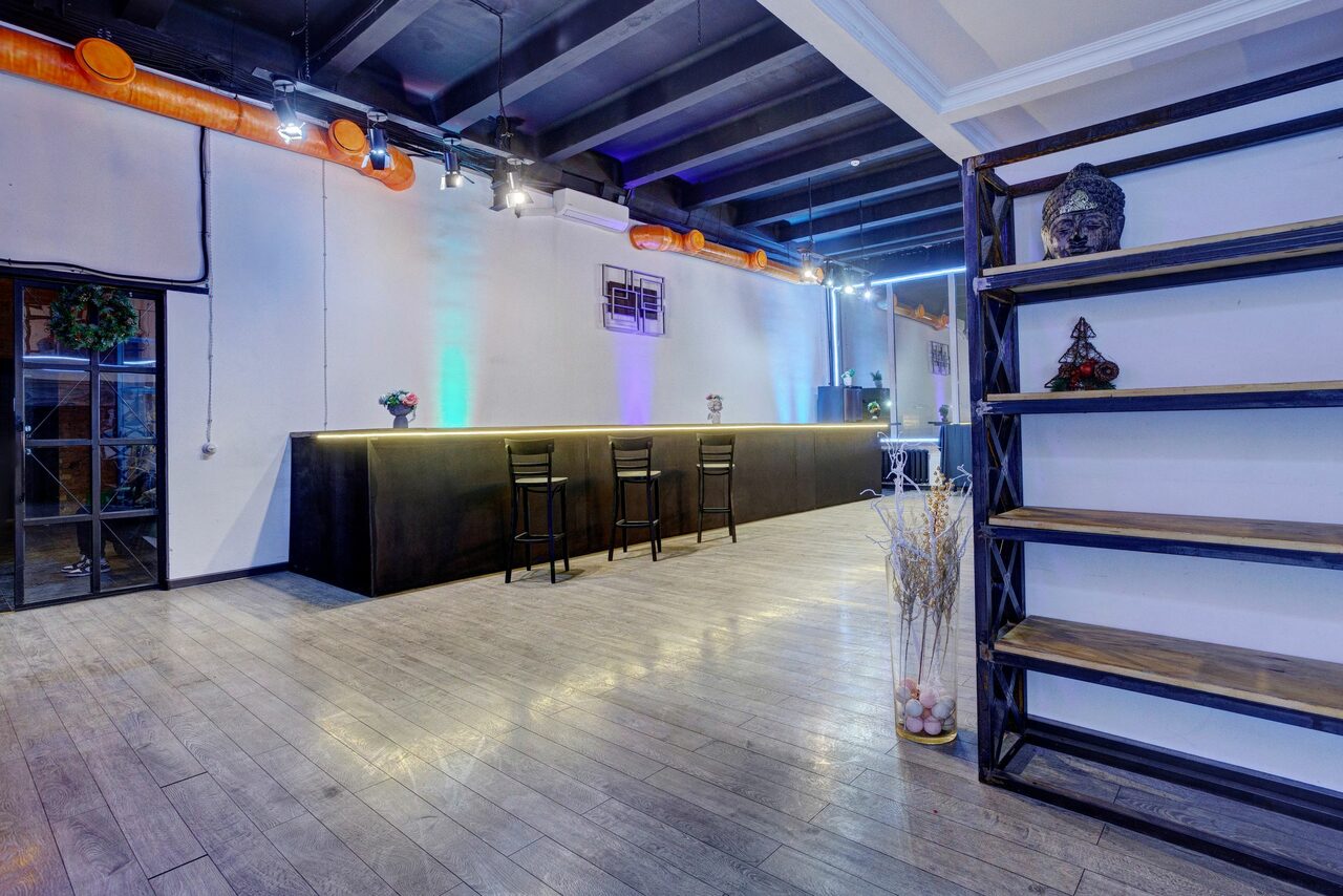 Арендовать Loft Prostranstvo Huge