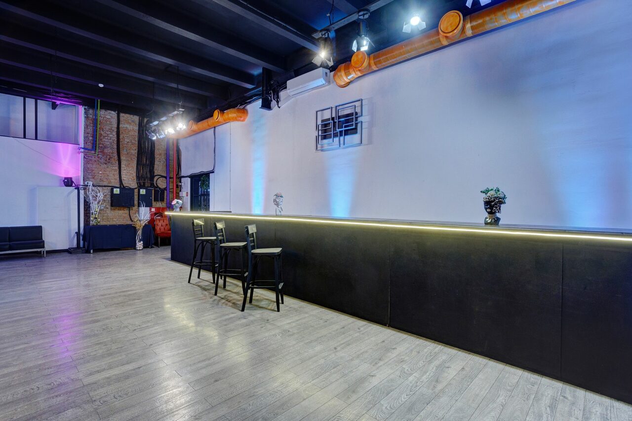 Арендовать Loft Prostranstvo Huge