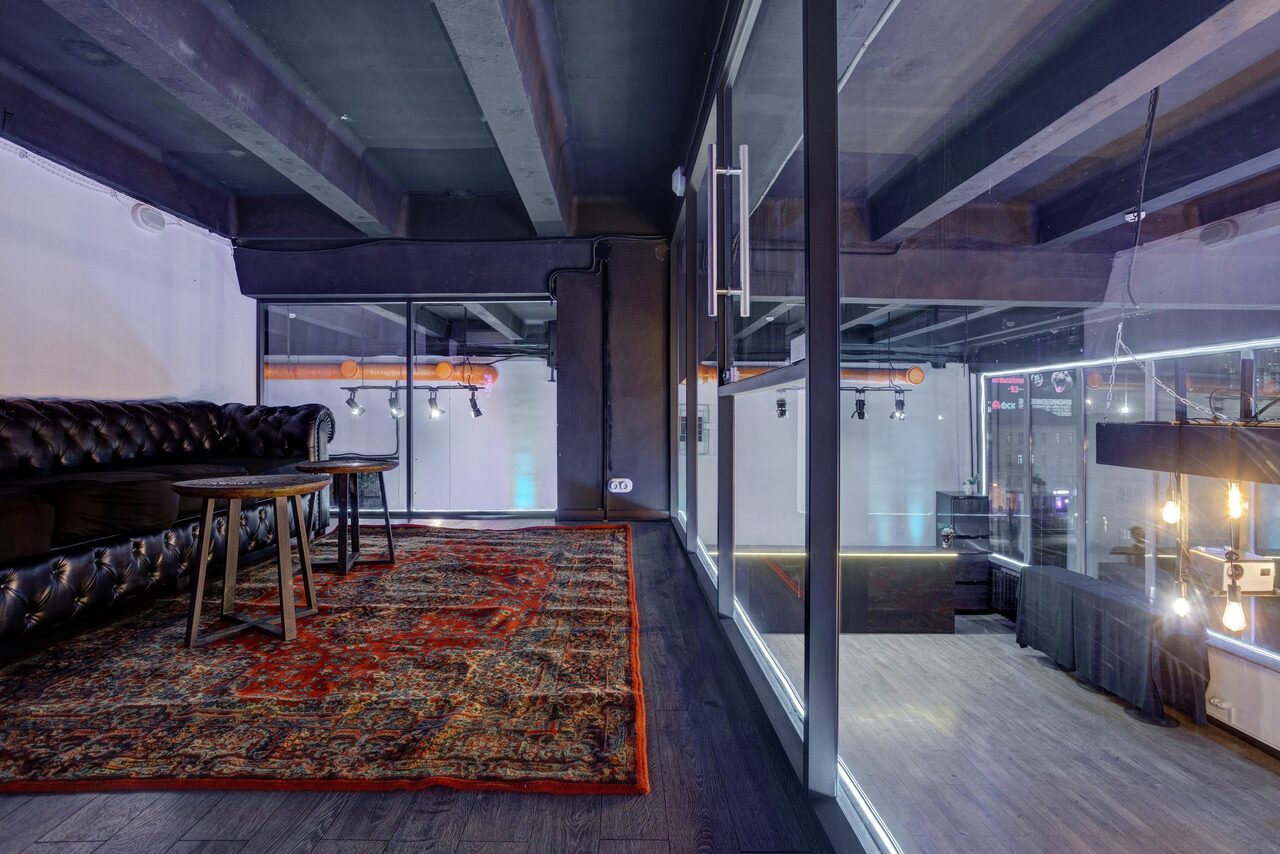 Арендовать Loft Prostranstvo Huge