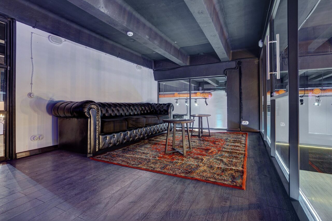 Арендовать Loft Prostranstvo Huge