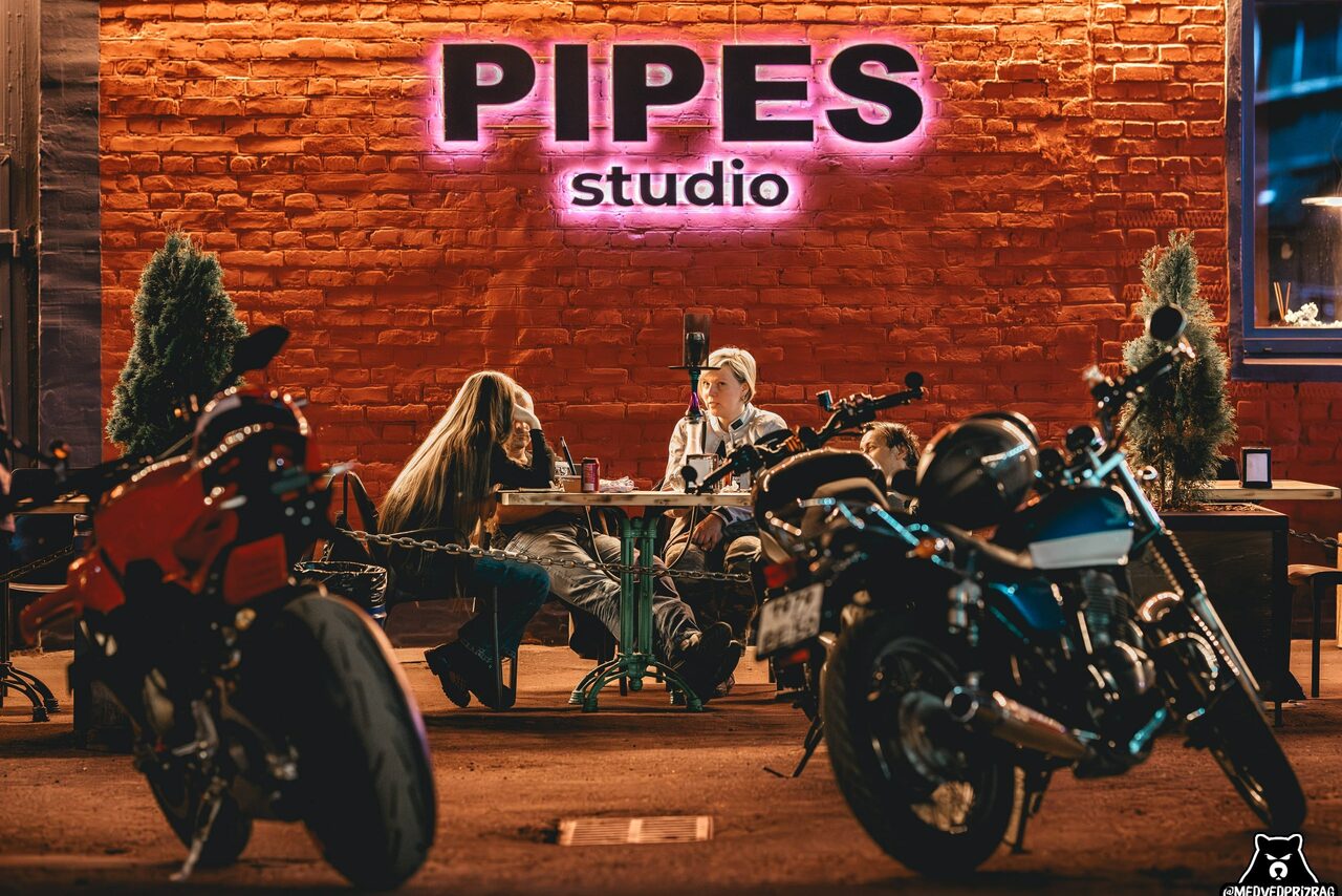 Арендовать Pipes Studio (Пайпс Студио). Лофт в поп-арт стиле 