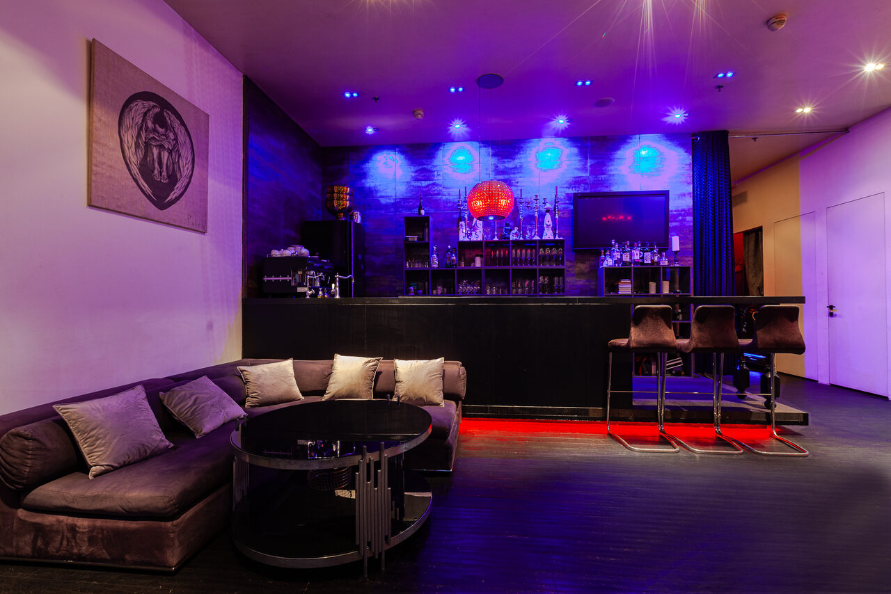 Арендовать SINKLIT³⁸ Просторный пентхаус с террасой