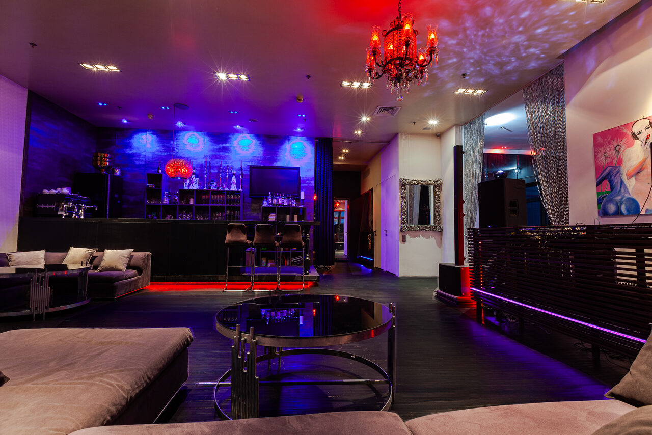 Арендовать SINKLIT³⁸ Просторный пентхаус с террасой