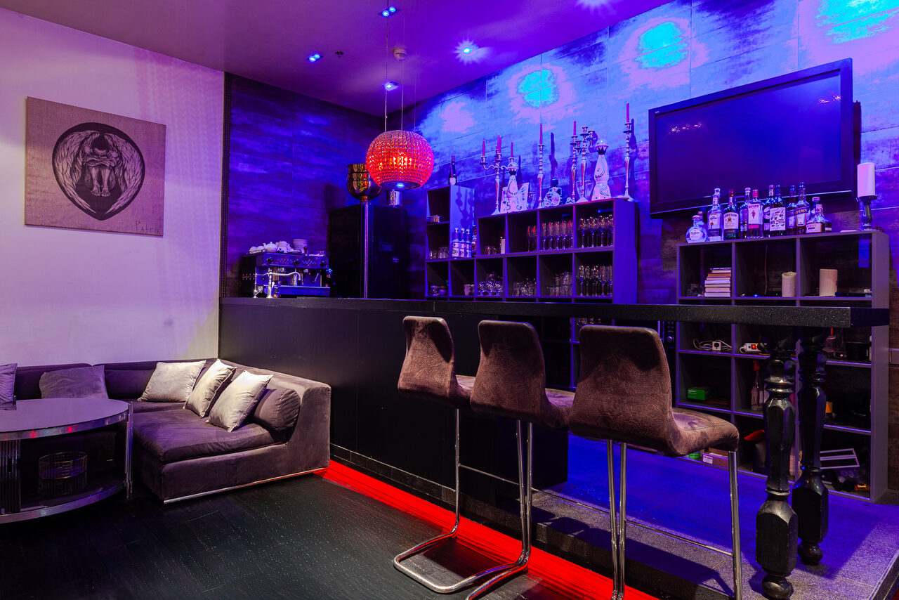 Арендовать SINKLIT³⁸ Просторный пентхаус с террасой