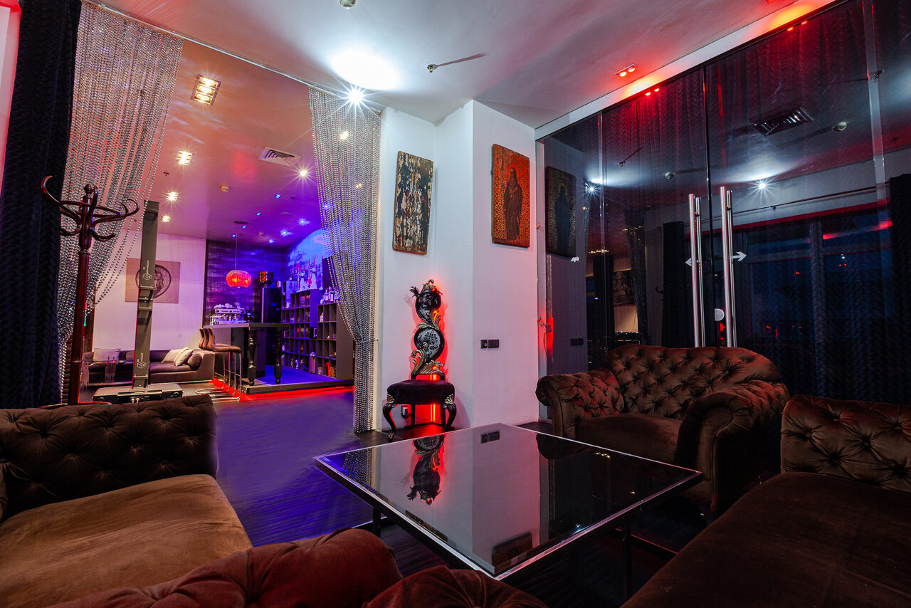 Арендовать SINKLIT³⁸ Просторный пентхаус с террасой